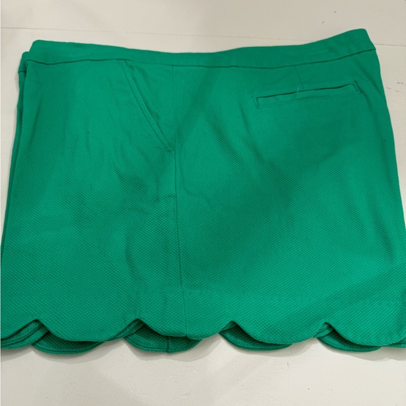 Lilly Pulitzer green buttercup shorts - Picture 3 of 7